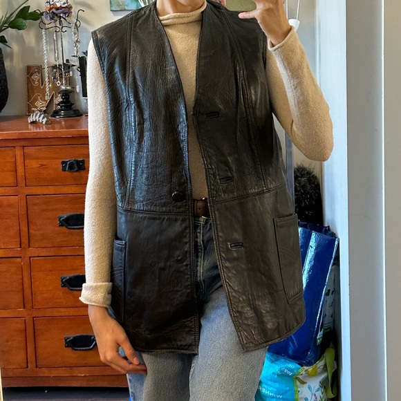 [SOLD] Vintage black leather vest jacket - Picture 5 of 10